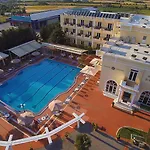 Kouros 4*