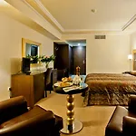 Kouros Hotel Drama