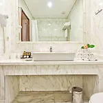 Kouros Hotel