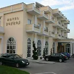 Kouros Hotel Drama