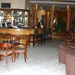 Kouros 4*