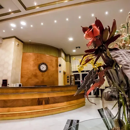 Hotel Kouros 4*