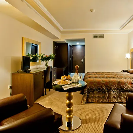Kouros Hotel Dráma