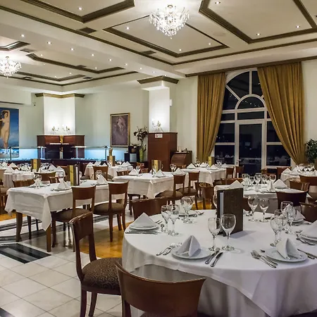 Kouros Hotel 4*