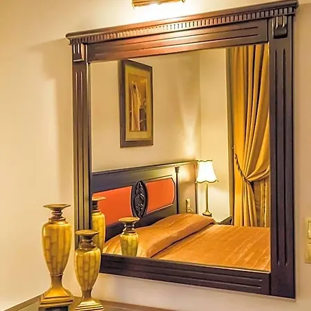 Kouros Hotel