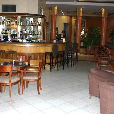 Kouros 4*