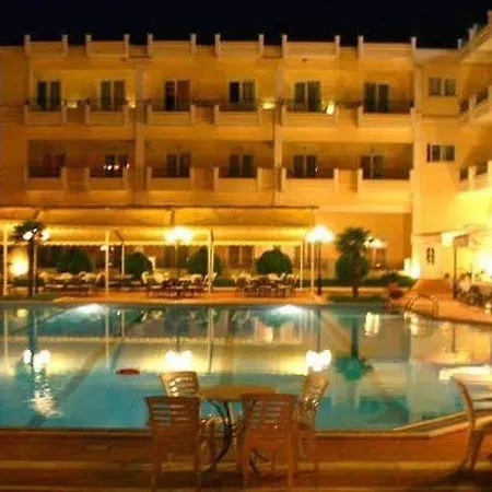 Kouros Hotel 4*