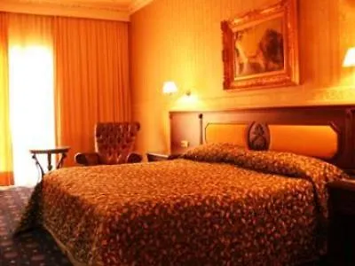 Kouros Hotel
