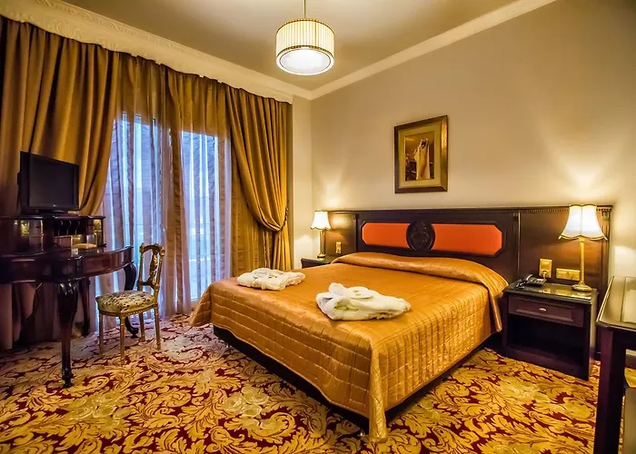 Kouros Hotel 4*