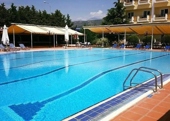 Kouros 4* Dráma