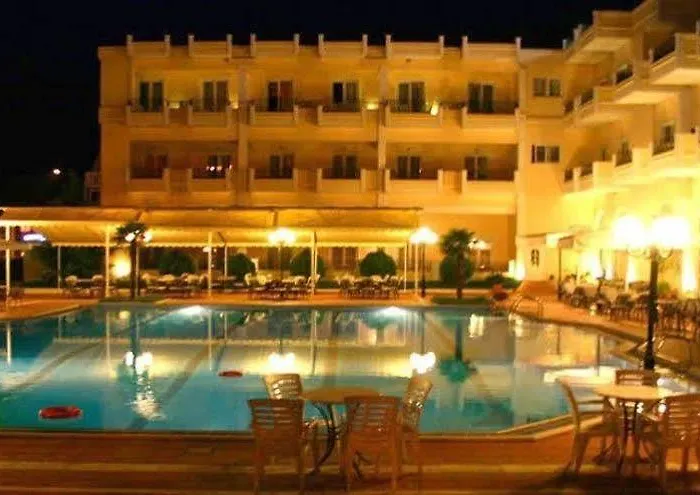 Kouros Hotel 4*